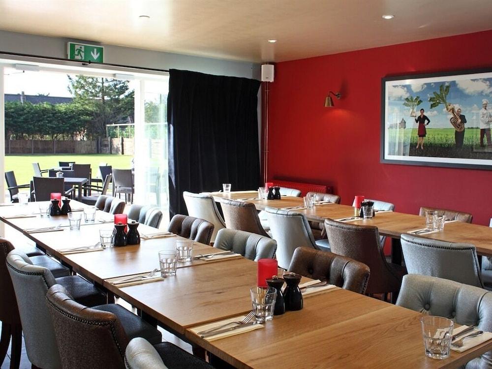 Sugarbeat Eating House Hotel Stoke Holy Cross Exterior photo